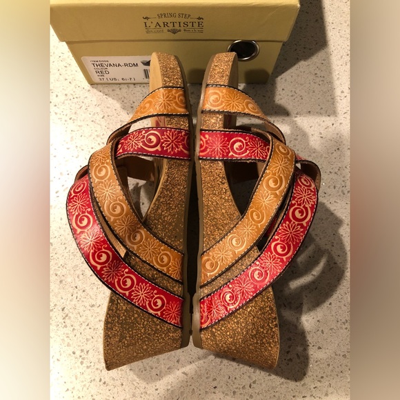 EUC L’Artiste by Spring Step Leather Wedges, Size 37 (6.5-7) - Picture 4 of 8